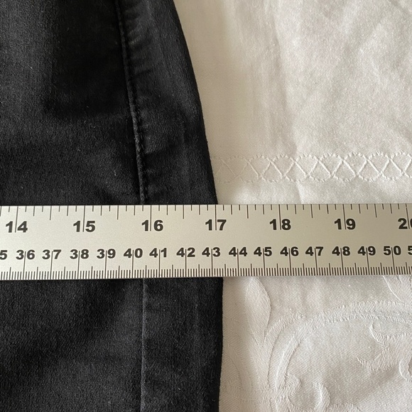 Garage Clothing Women's Black Stretchy Denim Mini Skirt Size‎ Small - Picture 10 of 13